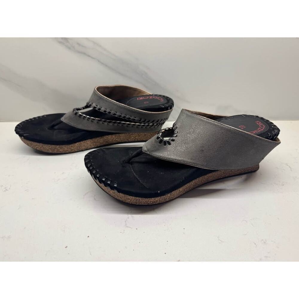Modzori Tita Women's Size 10 Mid Wedge Reversible Gold/Pewter Thong Sandal - Picture 9 of 9